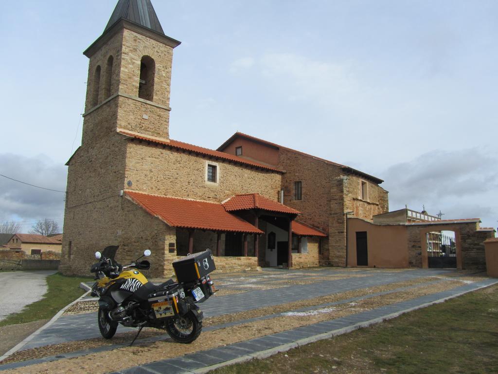 La Posada De Toribia Val De San Lorenzo Dış mekan fotoğraf