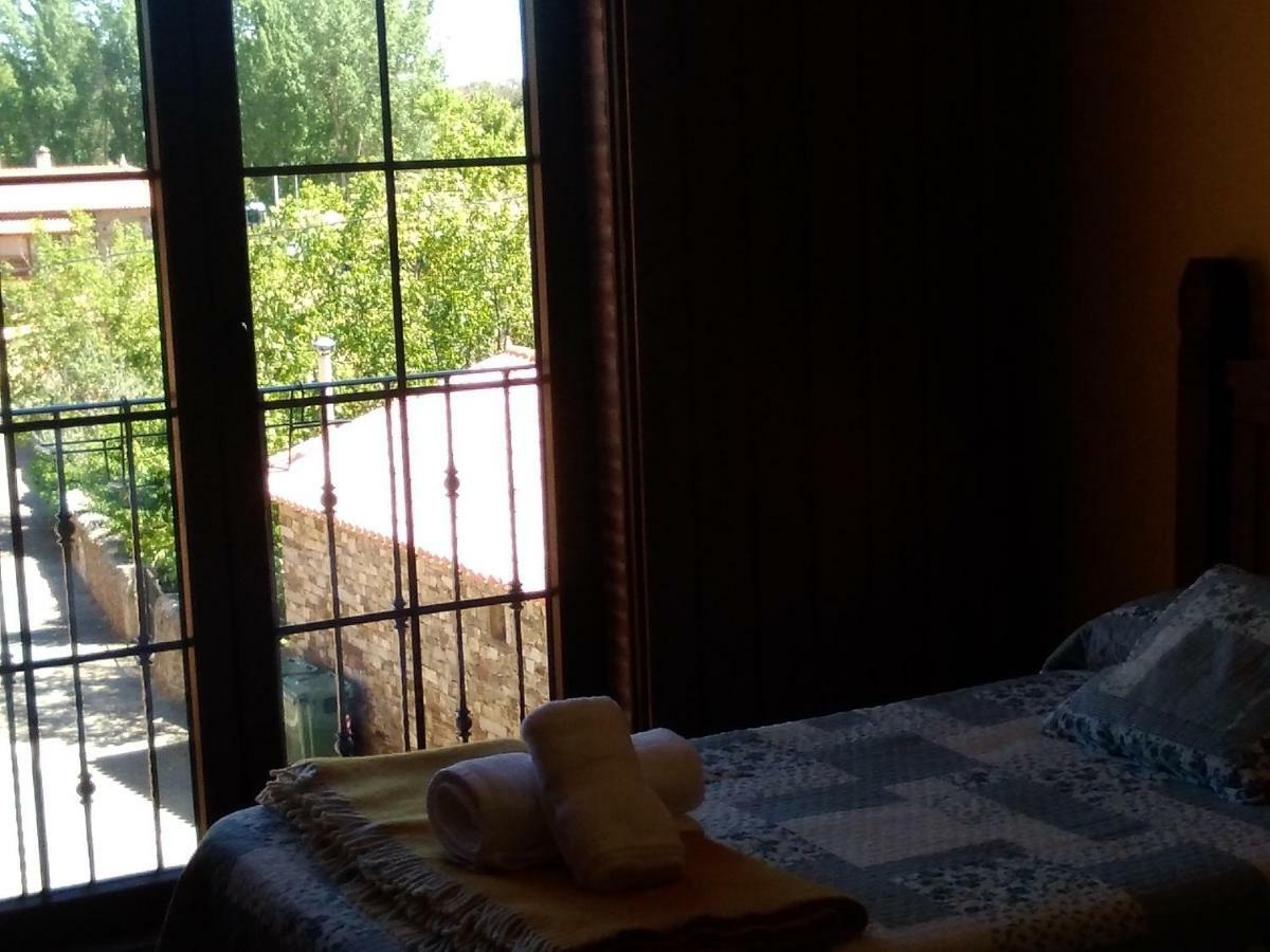 La Posada De Toribia Val De San Lorenzo Dış mekan fotoğraf